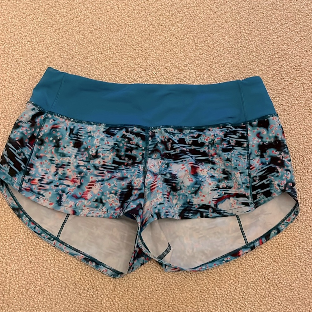 Lululemon Speed Up shorts 2.5”